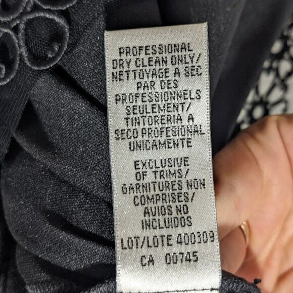 Js collections | Tiered lace cocktail dress - Picture 8 of 9